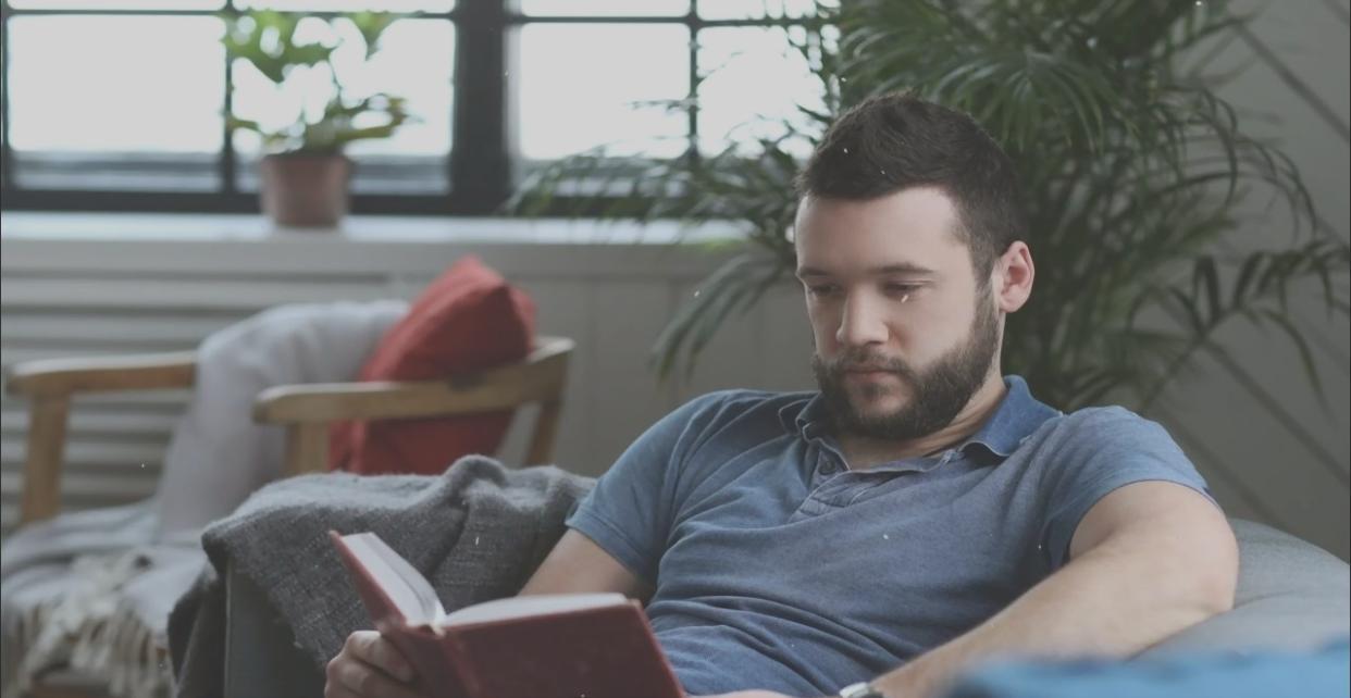 Uczestnicy omawiają materiał źródłowy podczas warsztatu